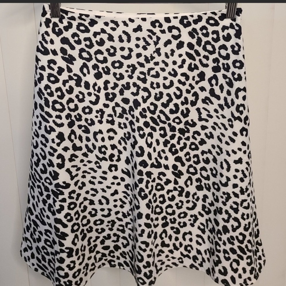 NWT High waisted leopard skirt